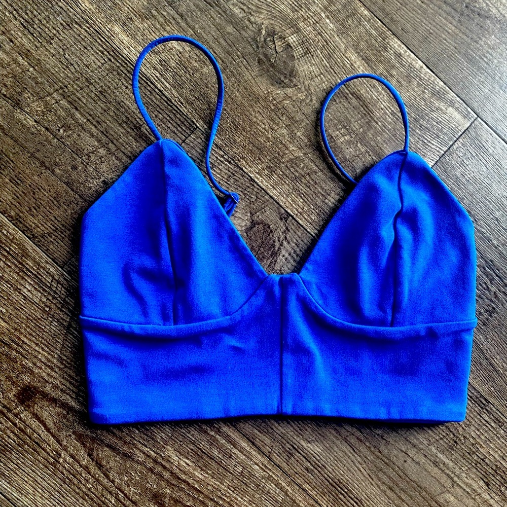 Aritzia Wilfred Free Bra Top Medium Cobalt Blue excellent condition crop top